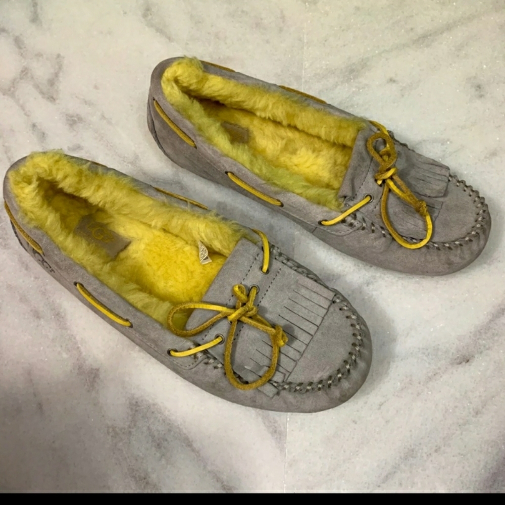 Uggs - Picture 4 of 5
